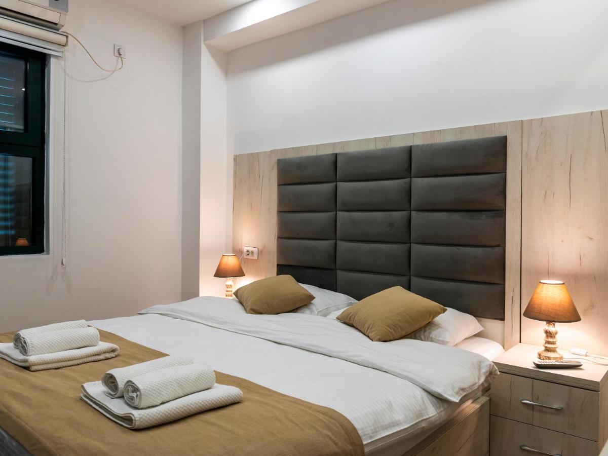 Square Point Apartments โกตอร์ ภายนอก รูปภาพ