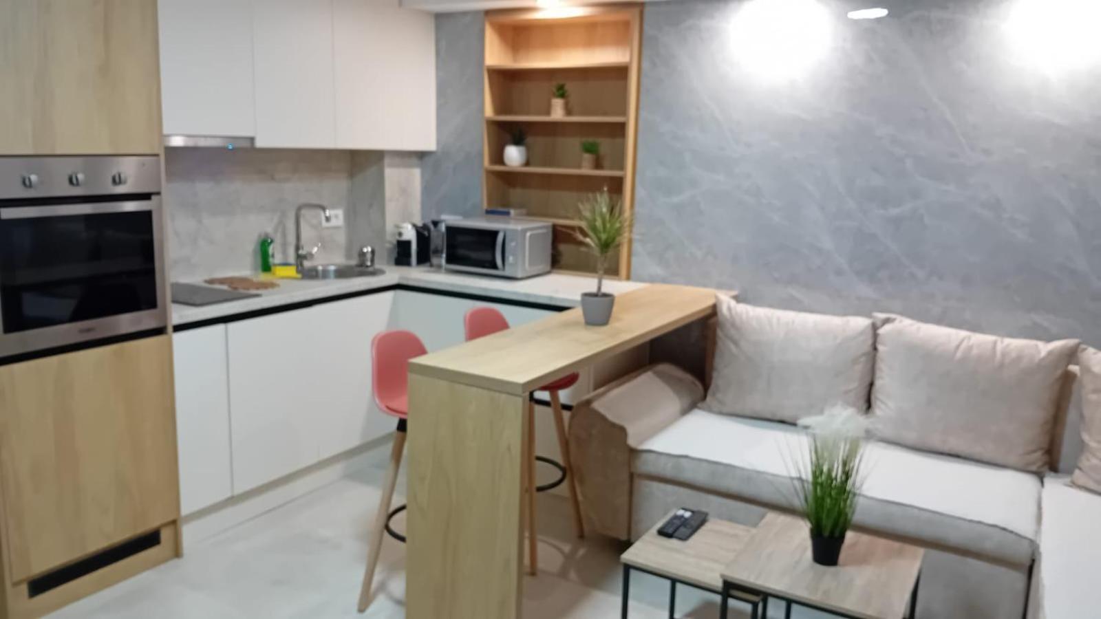 Square Point Apartments โกตอร์ ภายนอก รูปภาพ