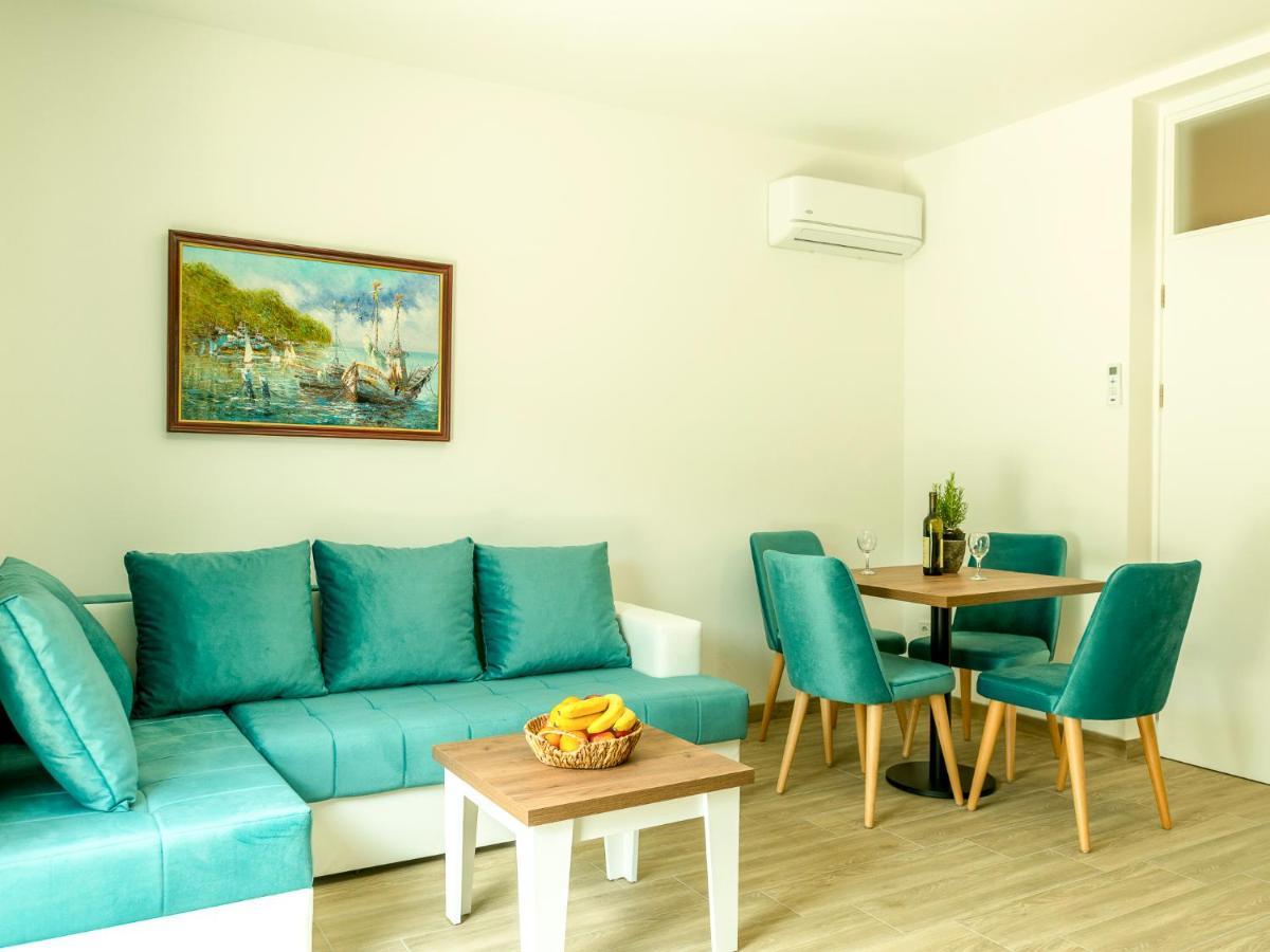 Square Point Apartments โกตอร์ ภายนอก รูปภาพ