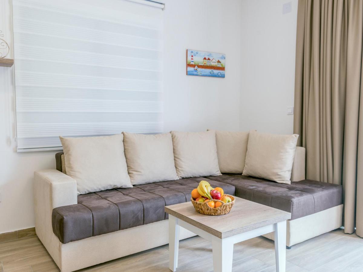 Square Point Apartments โกตอร์ ภายนอก รูปภาพ
