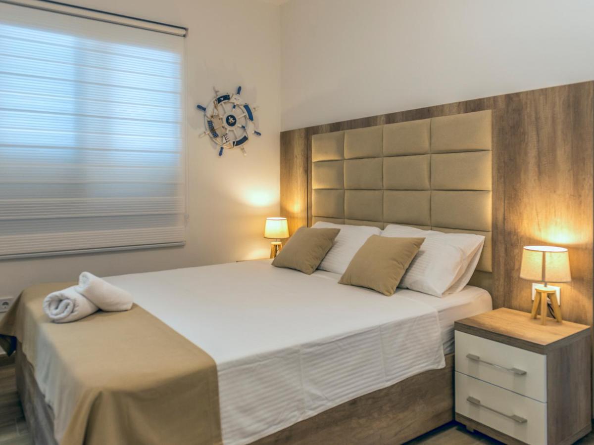 Square Point Apartments โกตอร์ ภายนอก รูปภาพ