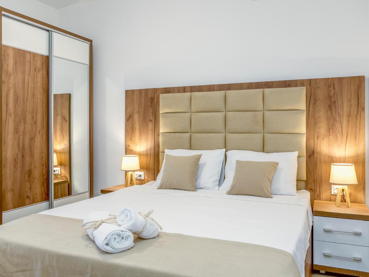 Square Point Apartments โกตอร์ ภายนอก รูปภาพ